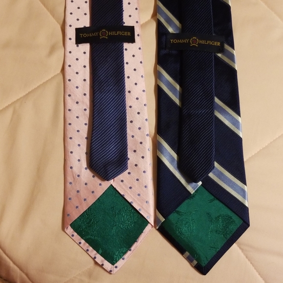 Tommy Hilfiger lot of two 100% silk ties - Picture 2 of 7